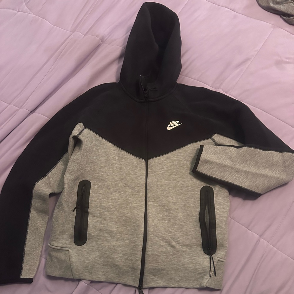 Nike Two-Tone Black and Gray Jacket